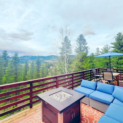 Please note: The fire pit is not available for guest use.