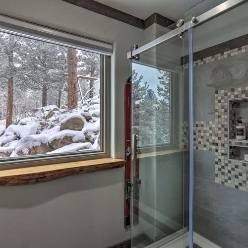 Master on suite bath with view.