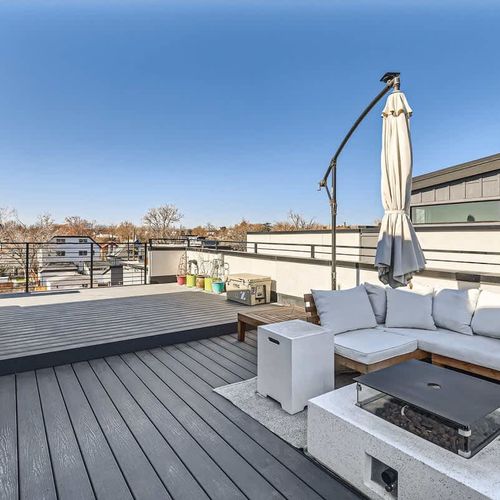 Please note that the fire pit is not an advertised amenity. You are welcome to use it, but you may have to replace the propane if the tank is empty.