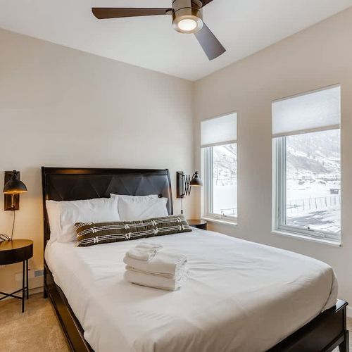 Queen Guest Room Located on second floor.