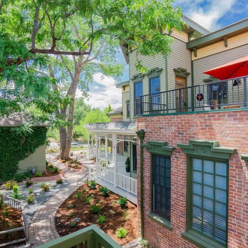 Courtyard/Upstairs Patio