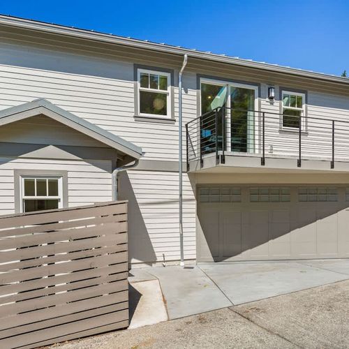 Welcome to our 1BD DADU in Queen Anne!