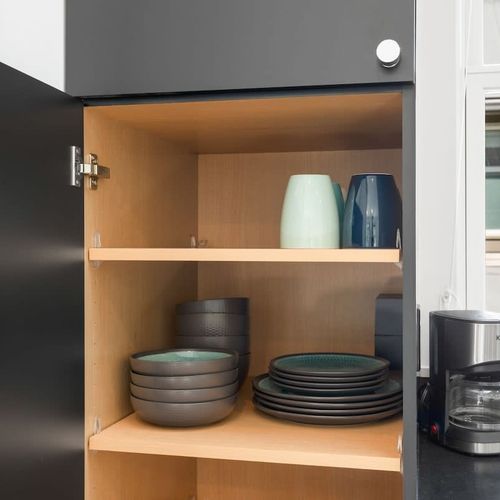 Full kitchen with everything you need.
