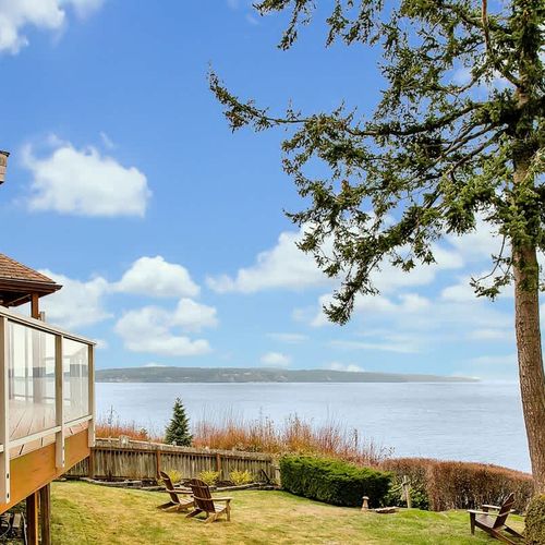 Take in the views and enjoy island life at its best.