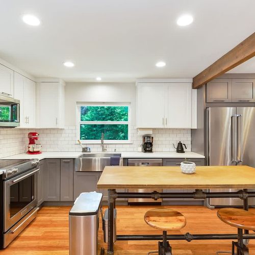 From breakfast brews to midnight snacks, our kitchen is ready to accommodate your every culinary need.