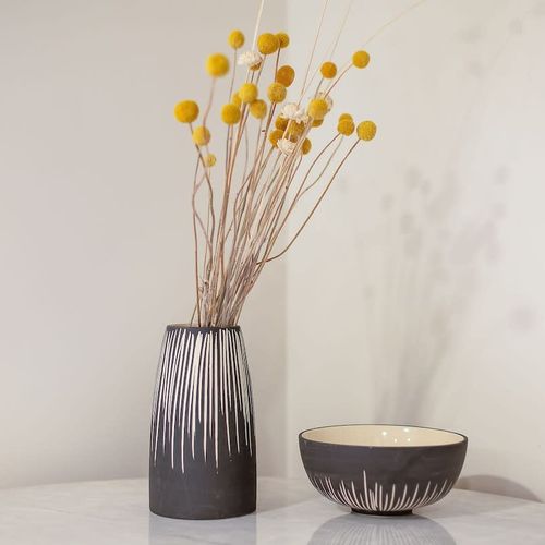 Our home, a canvas of creativity: enjoy our carefully chosen art details that inspire and delight.