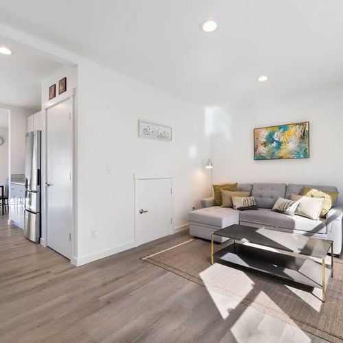 Seattle days end best here: cozy up, unwind, and revel in our plush living sanctuary. The couch pulls out to a trundle style bed, suitable for 1 person.