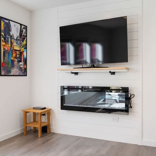Enjoy streaming on the large TV and relaxing by the fire feature (no heat from it though)
