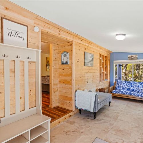 9c5bb7ea c3d3 4b OgiUv homerunner