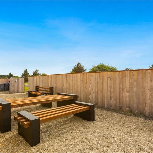 179c1022 9905 4e C7YNn homerunner