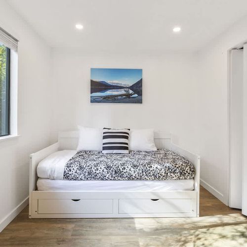 6721fc29 7597 48 N rIs homerunner