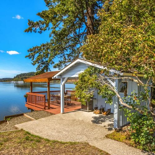 d1cf8be4 8178 4c qe AV homerunner