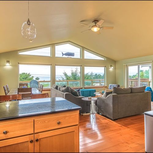 f6e6a9b9 fb25 43 f9osz homerunner