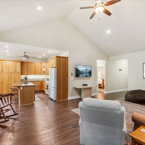 408721a4 eba6 4b rl9vZ homerunner