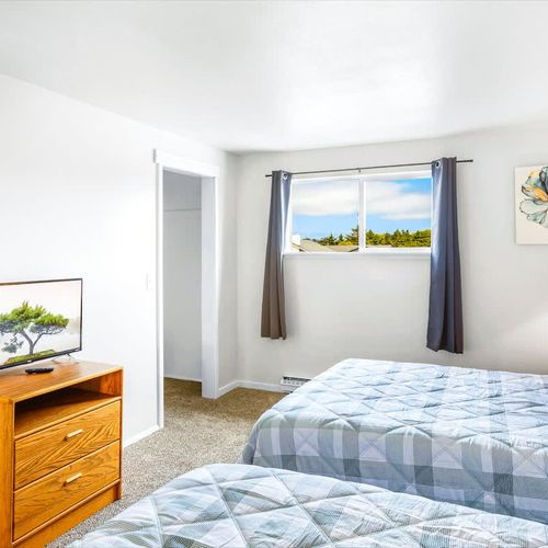 9074a6be e0c4 44 gueCY homerunner