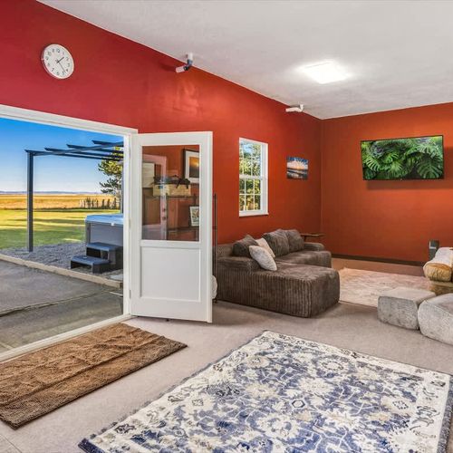 cdd9c7f7 9e8d 4e zH1za homerunner