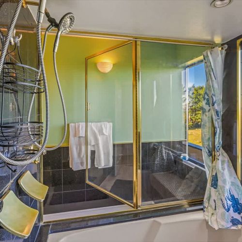 f6696385 0a8e 49 e6ujx homerunner