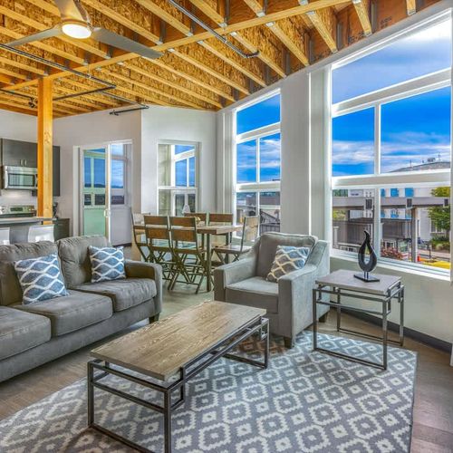 73cc2b04 82c0 44 viyKf homerunner