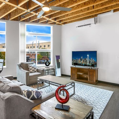 8cad4a0e ef3d 47 IhJwI homerunner