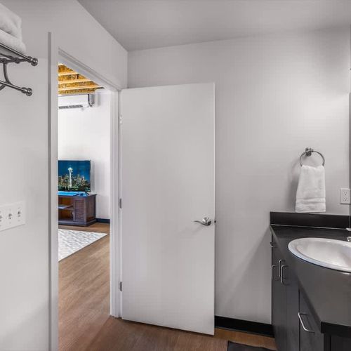 aebd66a6 a09a 41 hEP0z homerunner