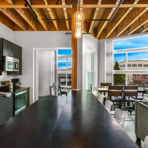 da8cbf34 13bd 4d cOqER homerunner