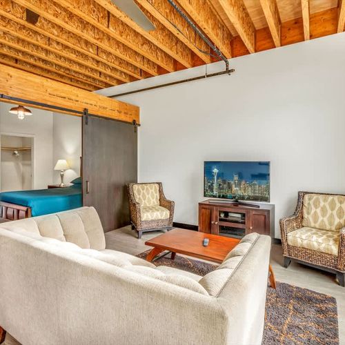 a40ddd27 50f2 42 JyXGy homerunner