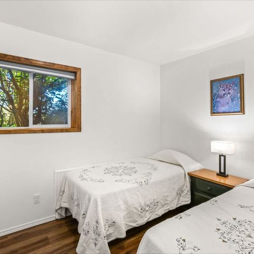 cfeed9fd fd5c 48 hIRLo homerunner