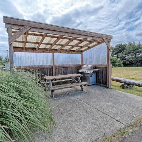 3f409942 11b9 4a C3zA homerunner