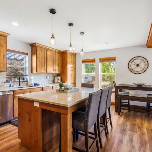 f4dee426 70a0 45 VqsfT homerunner