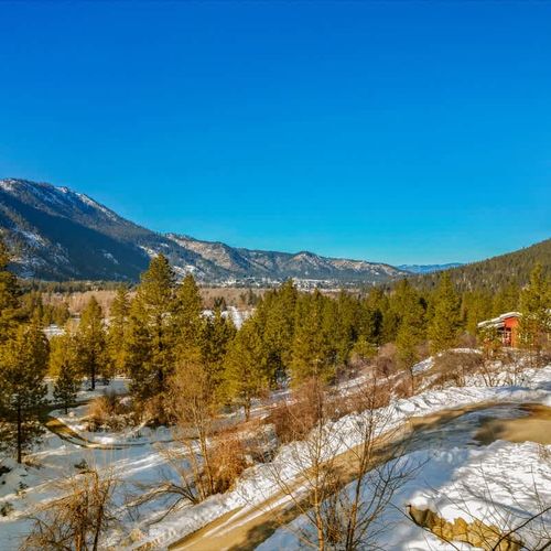 b70e3b9c fd94 42 8iSHm homerunner