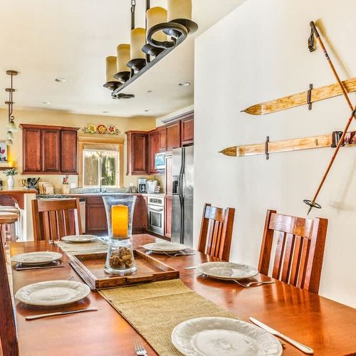 7f022114 c94b 44 L9v9N homerunner