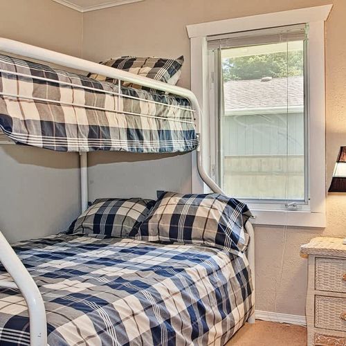 c0651112 6706 42 SoQj6 homerunner