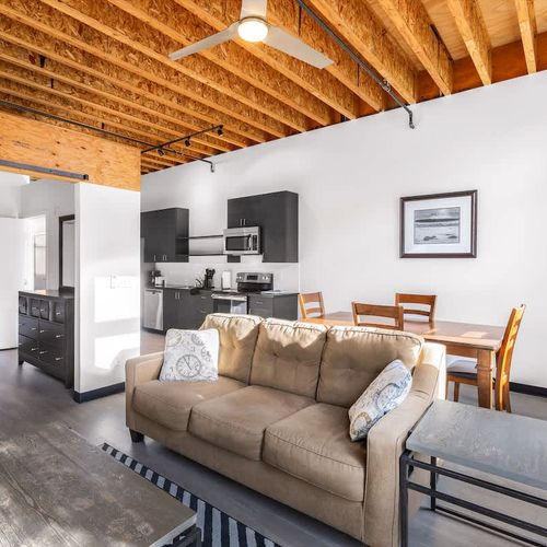 586cb1ad 71ef 4e Ly2PX homerunner