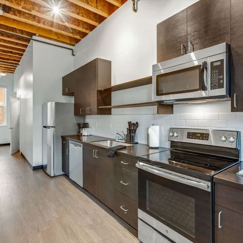 76bc4af2 7b4f 48 QYmr homerunner