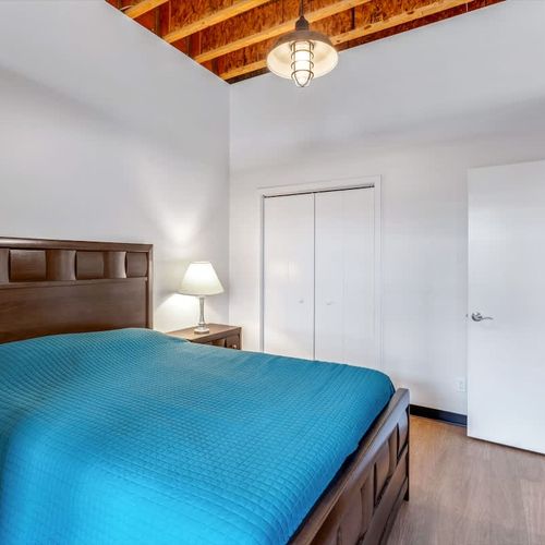 ed6f9658 8d4d 47 JI41q homerunner