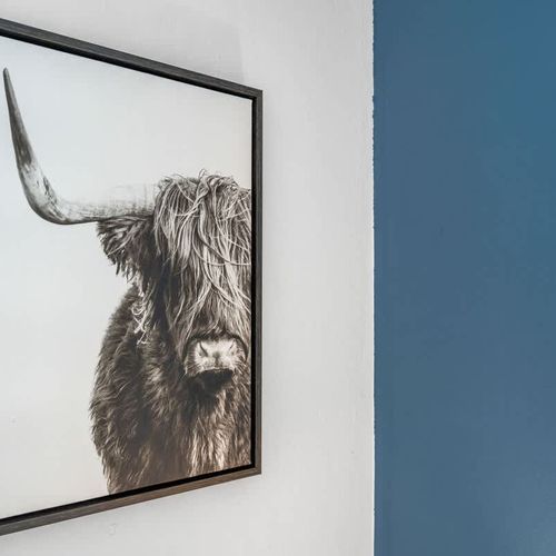 Experience comfort and style in our cozy bedroom adorned with modern art pieces, ensuring each awakening is inspiring.