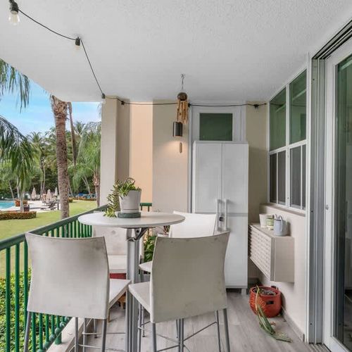 Modern, fully-equipped kitchen with sleek appliances and ample counter space. Ideal for all your culinary needs.