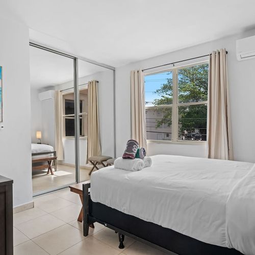 Wake Up in Paradise. Modern & Bright.