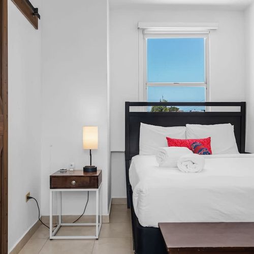 AC & Quiet: Your Beach Day Recovery Zone.