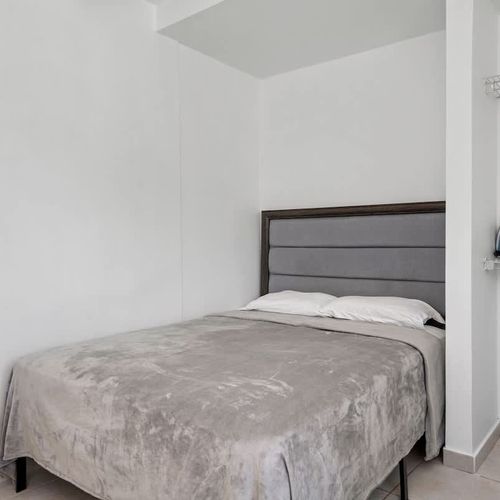 8871f3aa 918f 4c r3VQ6 homerunner