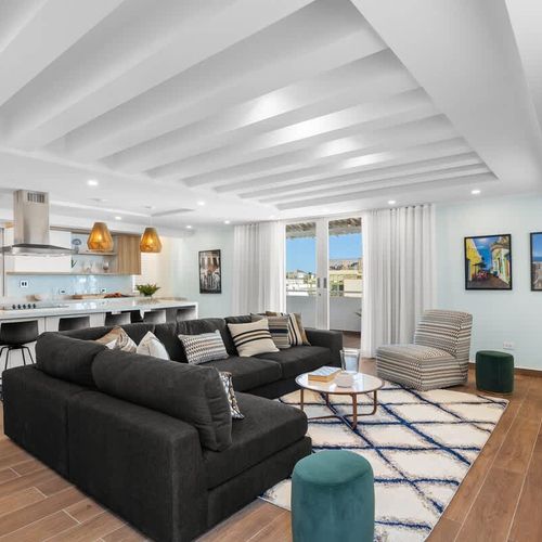 The perfect blend of comfort and entertainment: Our spacious living area has it all.