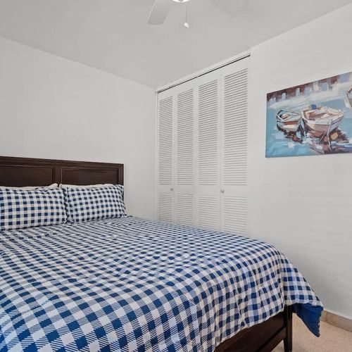 Sweet dreams: Your comfortable island getaway.

Export to Sheets