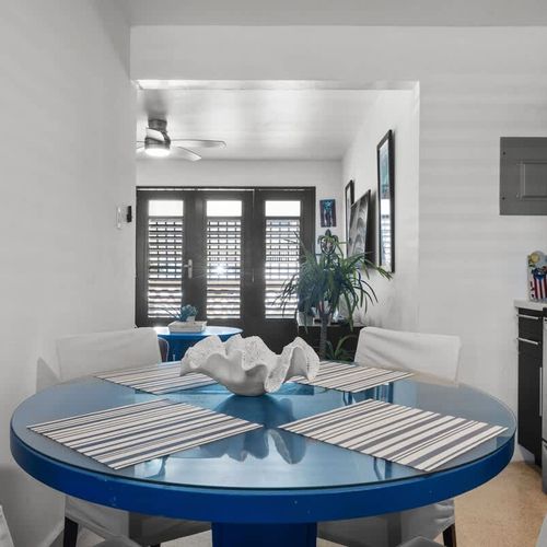 Modern dining area: Perfect for family meals or game night.