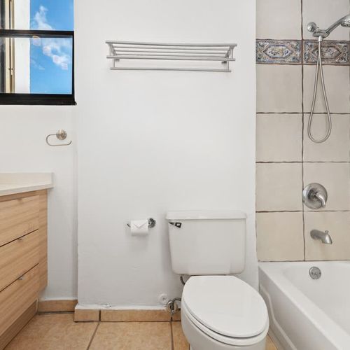 Spotless bathroom, essential for your comfort.
