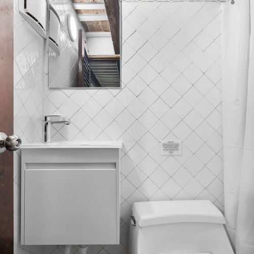 Sparkling clean: Enjoy the simplicity and brightness of this area.