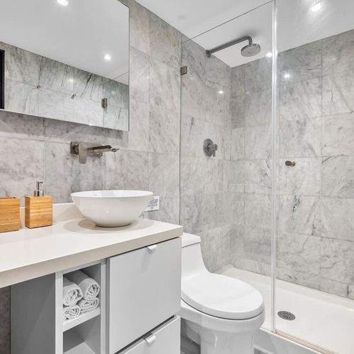 Sparkling clean: Enjoy the simplicity and brightness of this area.