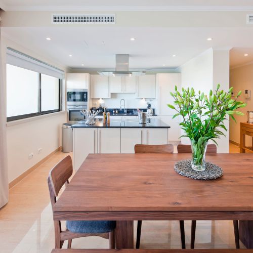 Dining Room & Kitchen