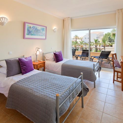 Twin Bedroom