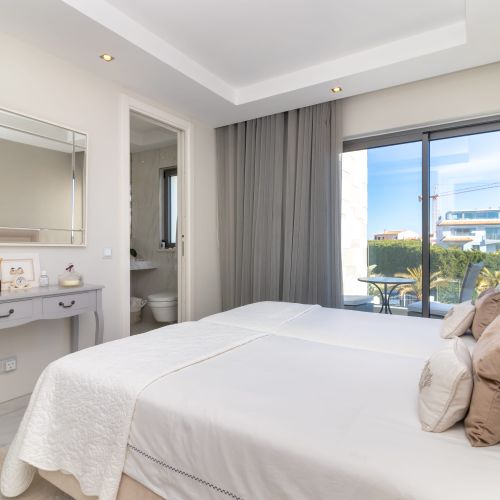 Twin Bedroom