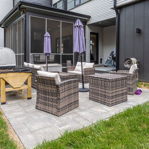 Sit back and relax in this amazing outdoor area, and savor your time together as you enjoy the beautiful surroundings.
